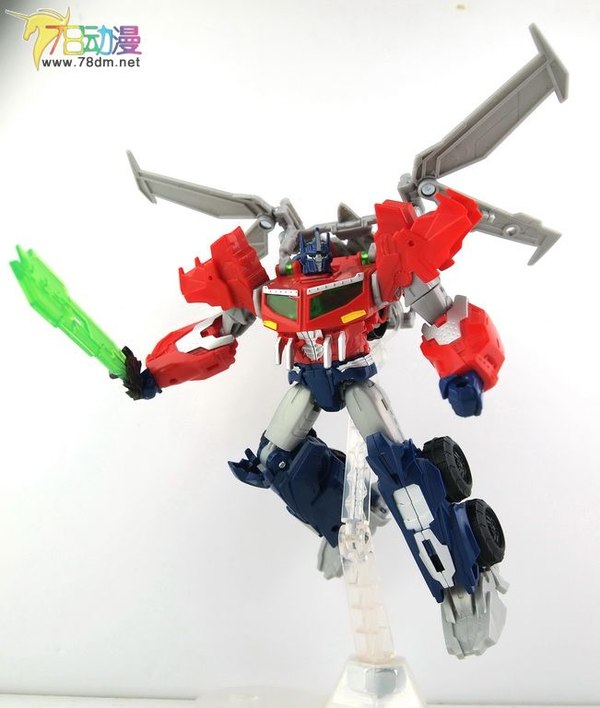 New Beast Hunters Optimus Prime Voyager Class Our Of Box Images Of Transformers Prime Figure  (13 of 47)